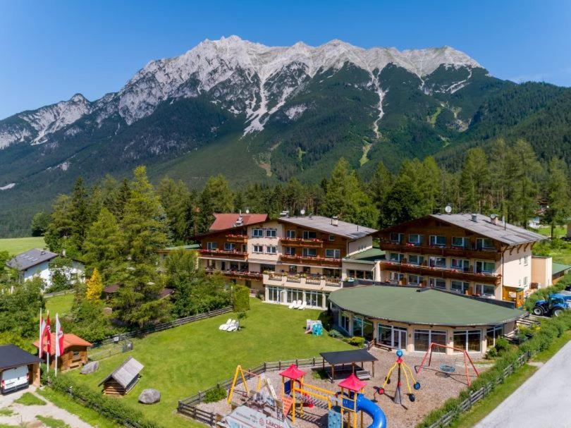 Kinderhotel Laerchenhof Obsteig Esterno foto