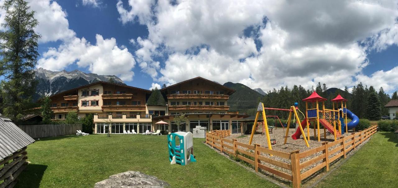 Kinderhotel Laerchenhof Obsteig Esterno foto